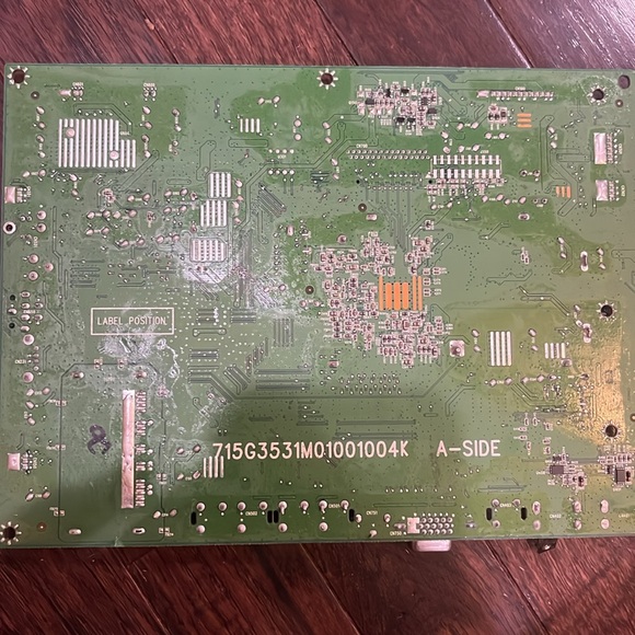 VIZIO 26” Tv motherboard - Picture 6 of 7